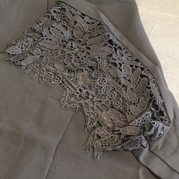 Sleeveless Lace Crochet Top - Picture 7 of 10